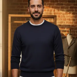 Detalle de nuestra imagen IA: Jersey de cuello redondo azul marino